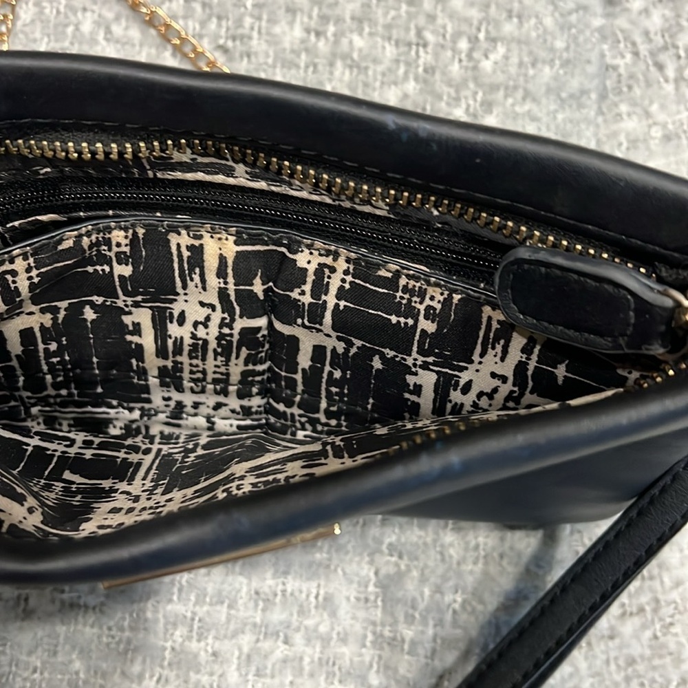 (42) Aitbags crossbody wristlet​ - Picture 4 of 5